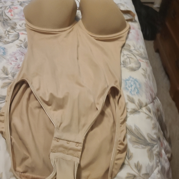 Onsie support garmet - Picture 2 of 2